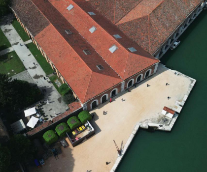 第60屆威尼斯雙年展｜東鵬再次登上國際舞臺，以永續(xù)之材頌揚東方藝術(shù)