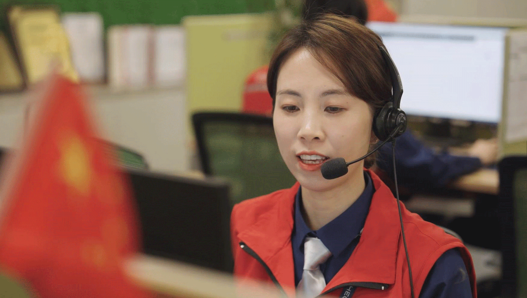 1675647563622633.gif 圖1 值守中的400電話客服與視頻坐席客服 GIF.gif