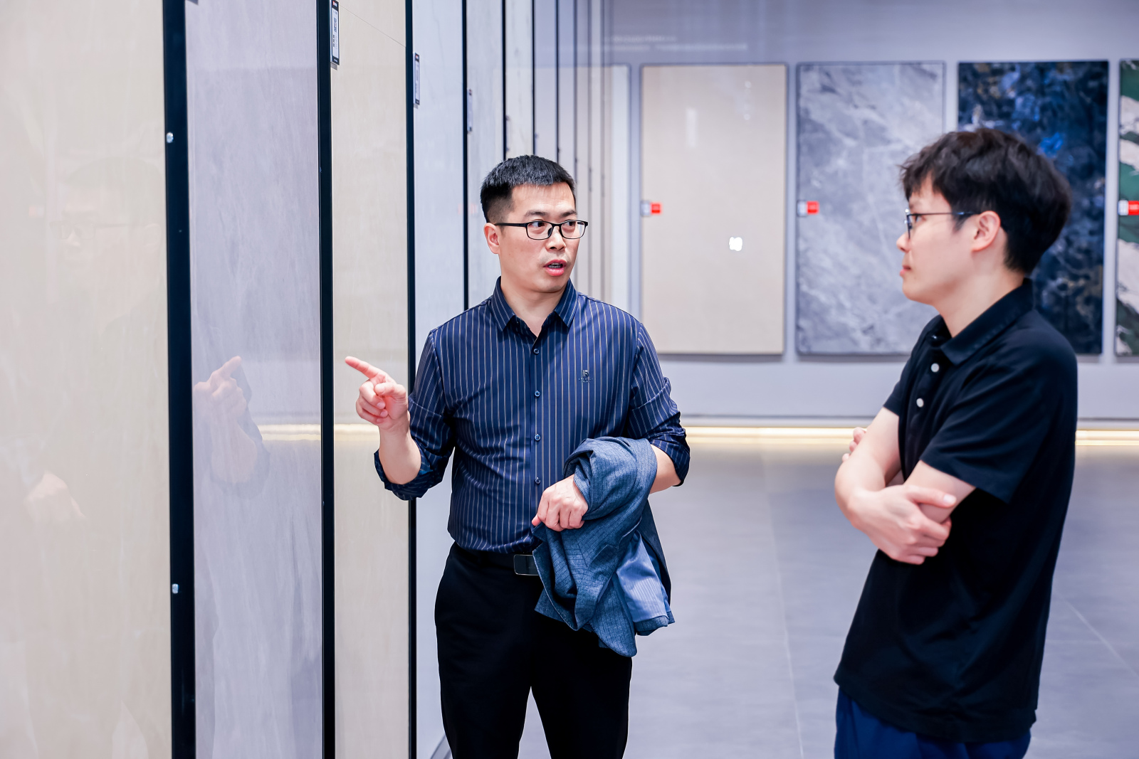 1713768965913022.jpg 經銷商客戶朋友參觀 (2).jpg